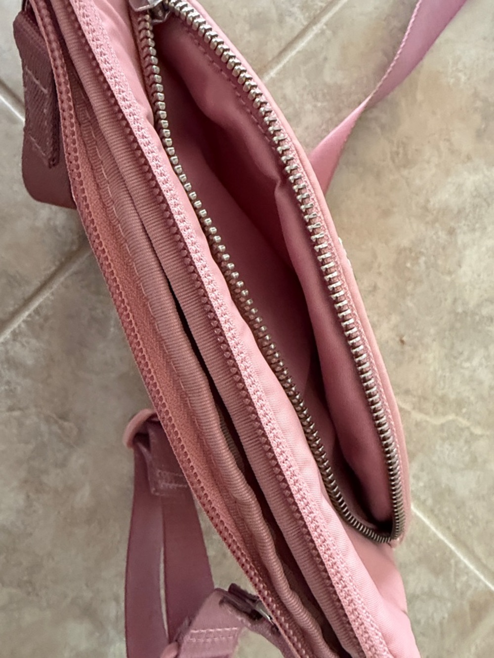 lululemon athletica Curved Line Crossbody Bag - Adjustable Strap - Picture 7 of 10